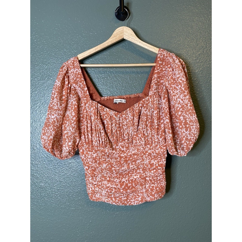 Abercrombie & Fitch Orange Floral Short Sleeve Smocked Top - Size Medium
